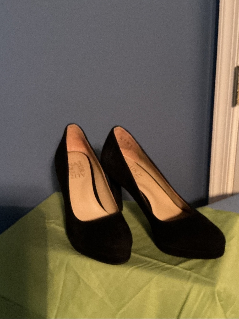 Naturalizer Black Suede Round-Toe Heels